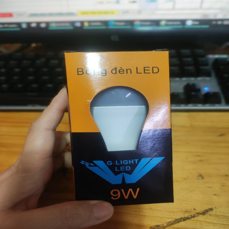 It's bulb. 9W LED bulb E27 bulb holder, super white saving power. Th1022