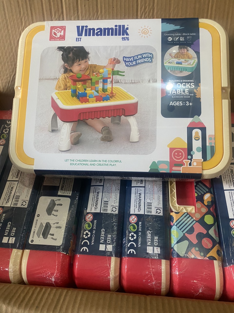 Bàn xếp hình lego hkm vinamilk