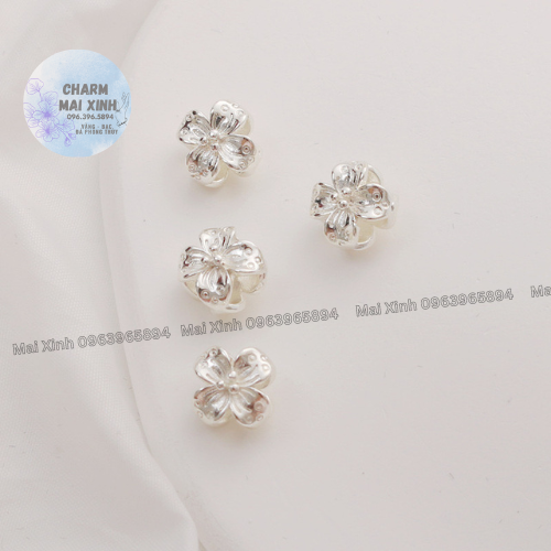 Hoa bốn cánh nhụy vàng - size 11mm - charm xâu, mix vòng tay phong thủy nam, nữ - phụ kiện làm vòng hammade