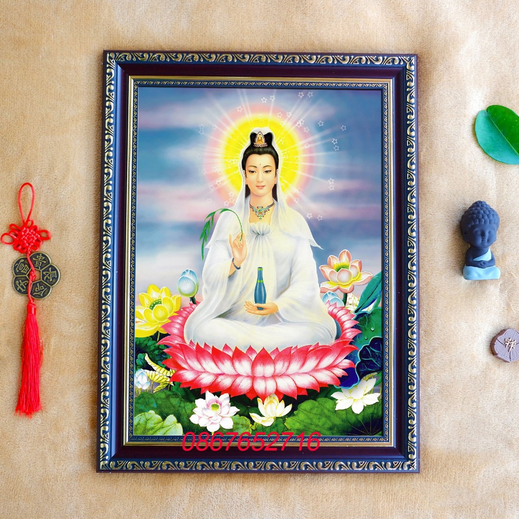 Tranh quan âm bồ tát tọa hồ sen gồm khung 38x50cm y ảnh