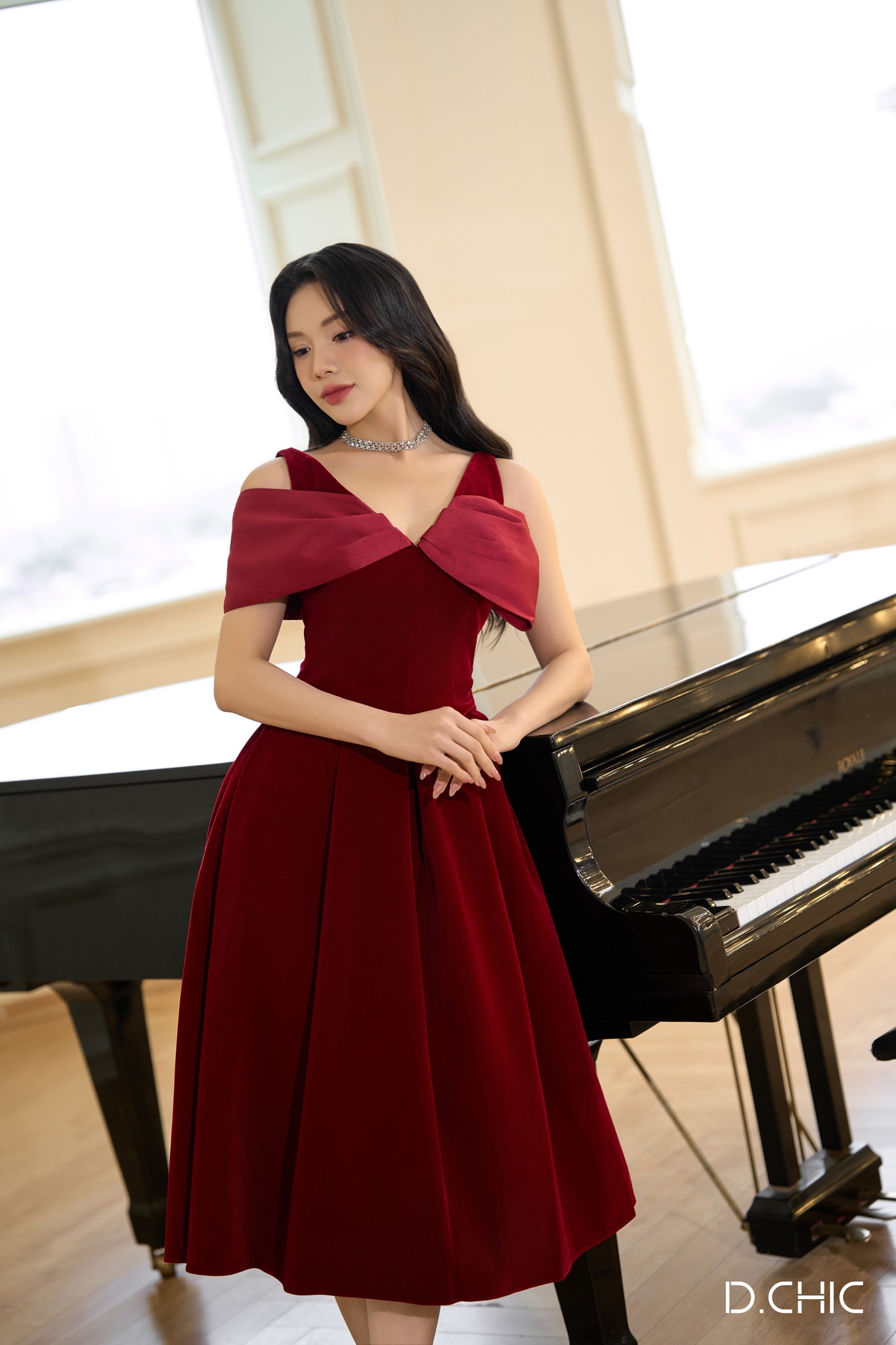 D.CHIC Váy nhung cổ V phối nơ to MS: 2813224