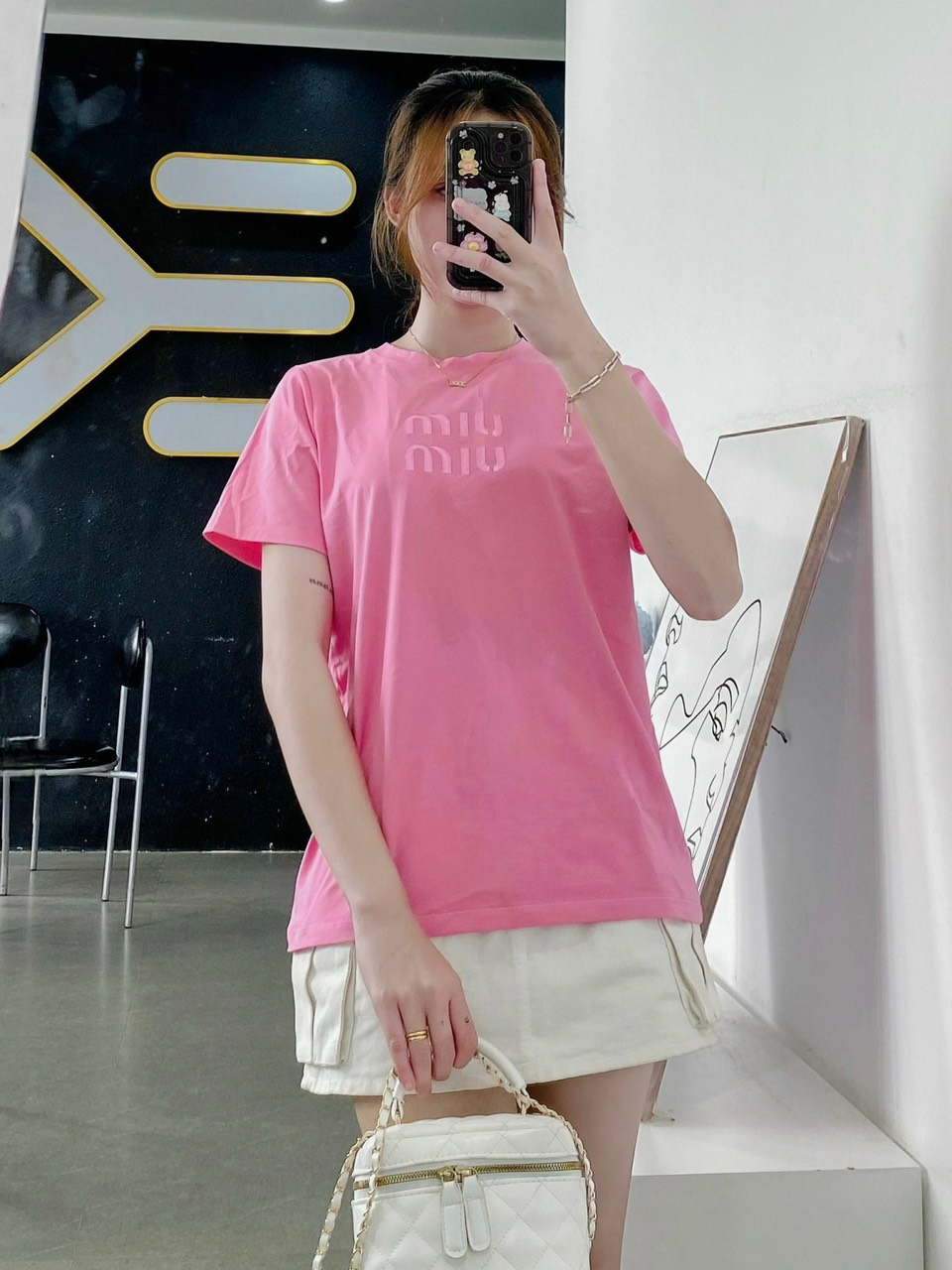 Áo thun Thái dáng vừa thêu chữ MM