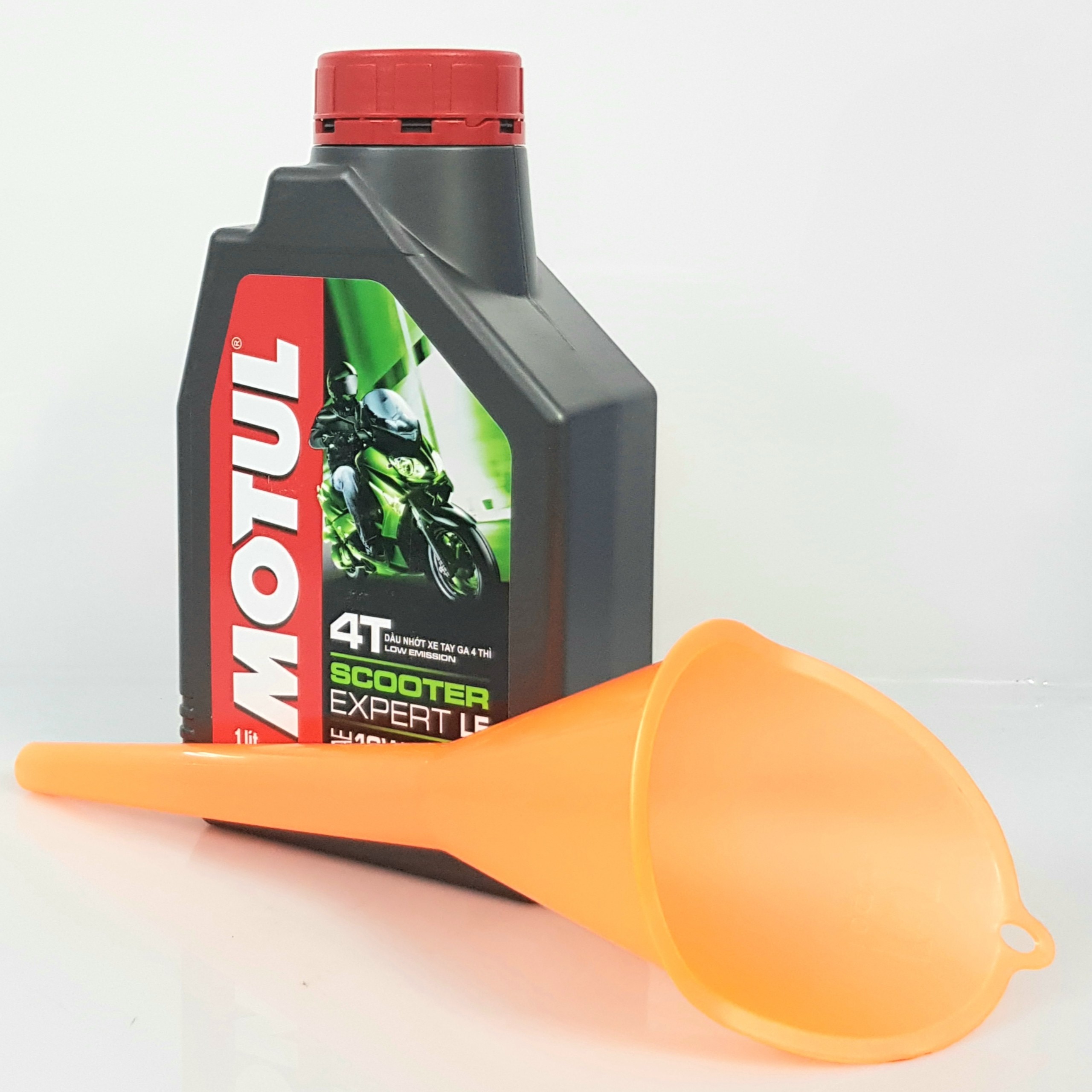 [HCM][Tặng phễu châm nhớt] Nhớt MOTUL xe tay ga Scooter Expert LE 10W40 1L