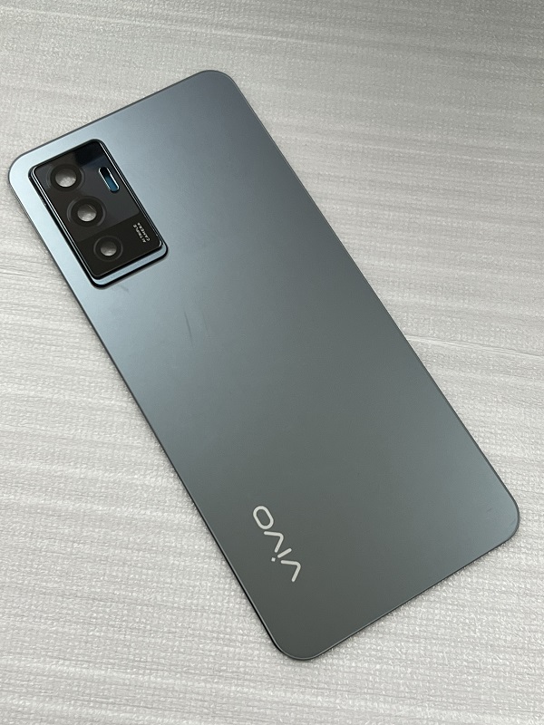 Nắp lưng điện thoại Vivo V23E có kính camera