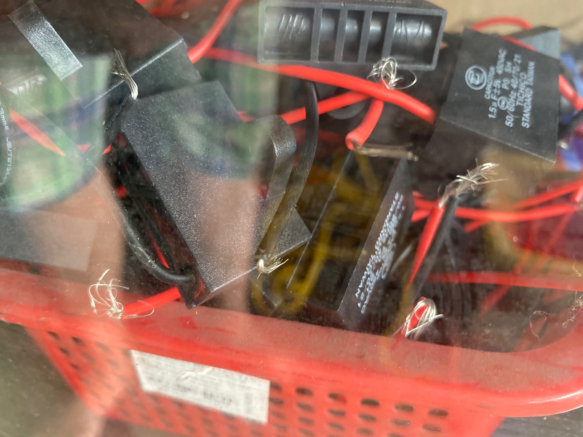 Tụ đề quạt (capacitor) các 1.5 2uf-22uf