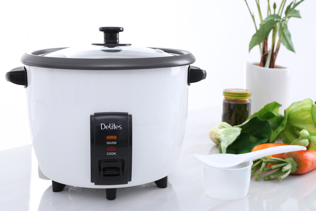 Nồi Cơm Điện Delites 1.8 lít NCR1801