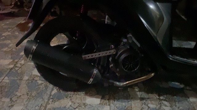 Pát treo pô xe 4 road đen