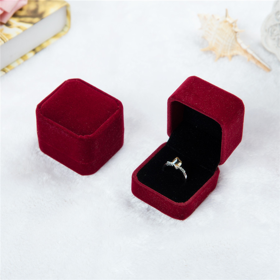Hộp đựng bộ trang sức nhẫn dây chuyền bông tai lắc nhiều kích thước bằng nhung đẹp sang trọng