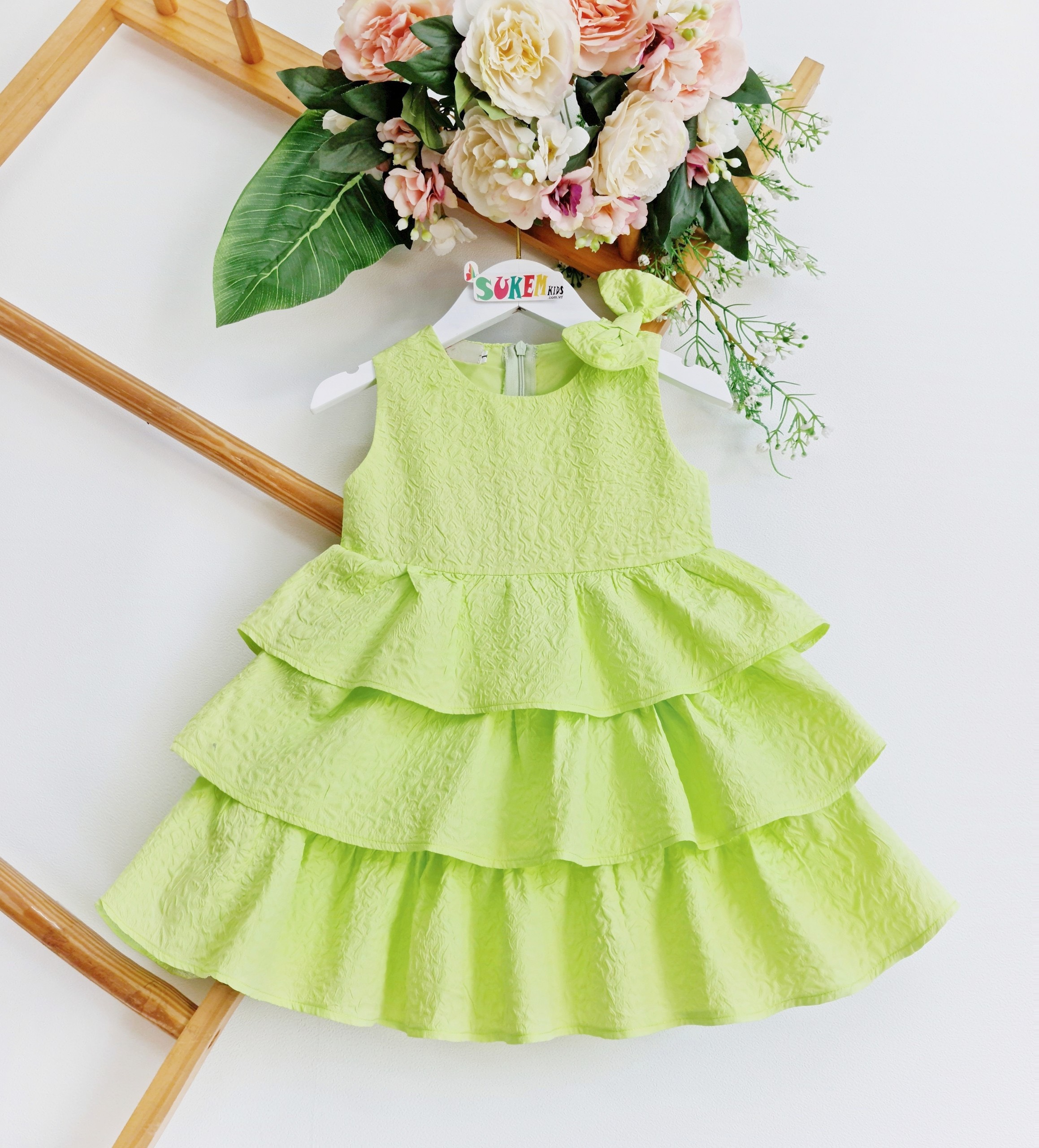Đầm xanh bơ 3 tầng