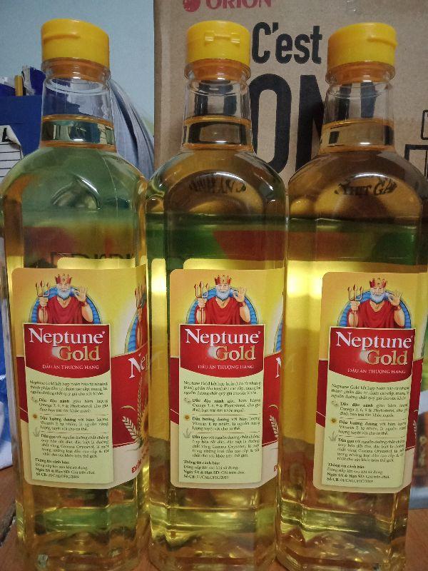 2 chai dầu Neptune x 1lít mỗi chai