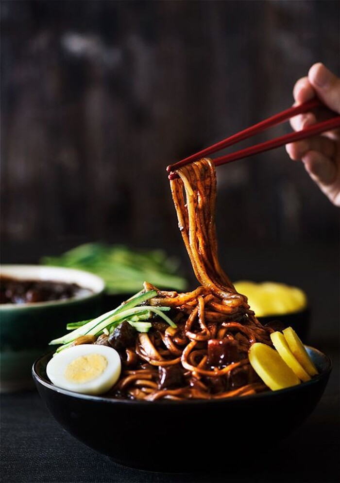 Tương đen Ông Chà Và 740gr