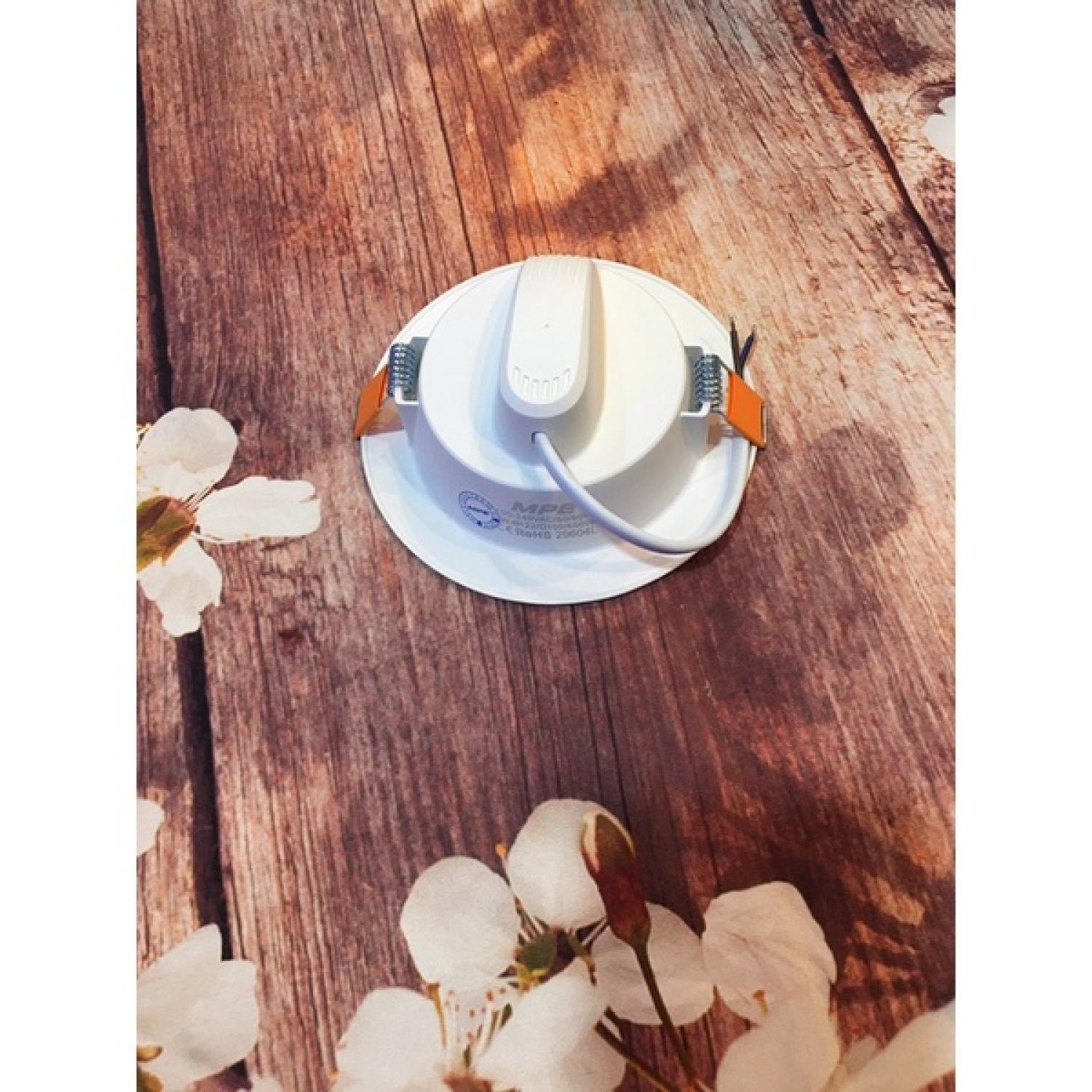 Bóng âm trần MPE 9W