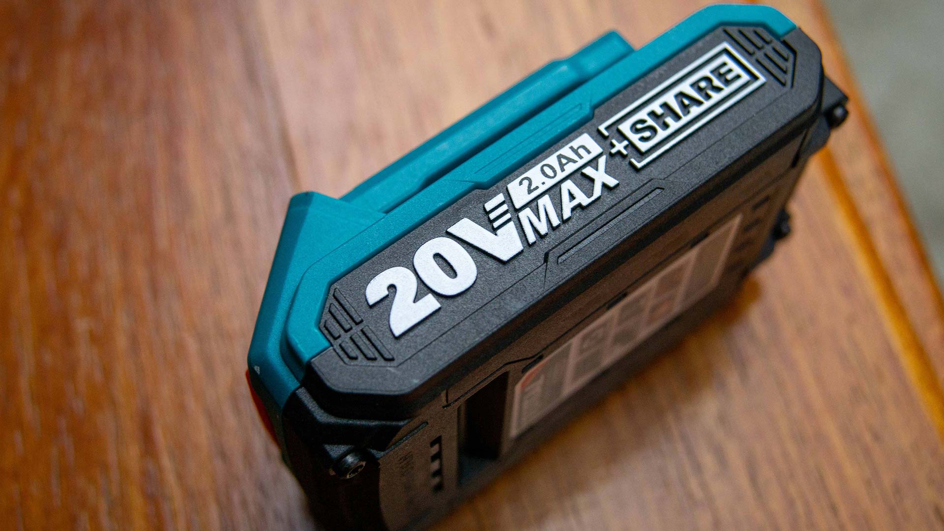 [HCM]Pin Lithium 20V 2.0A/h Total TFBLI20011