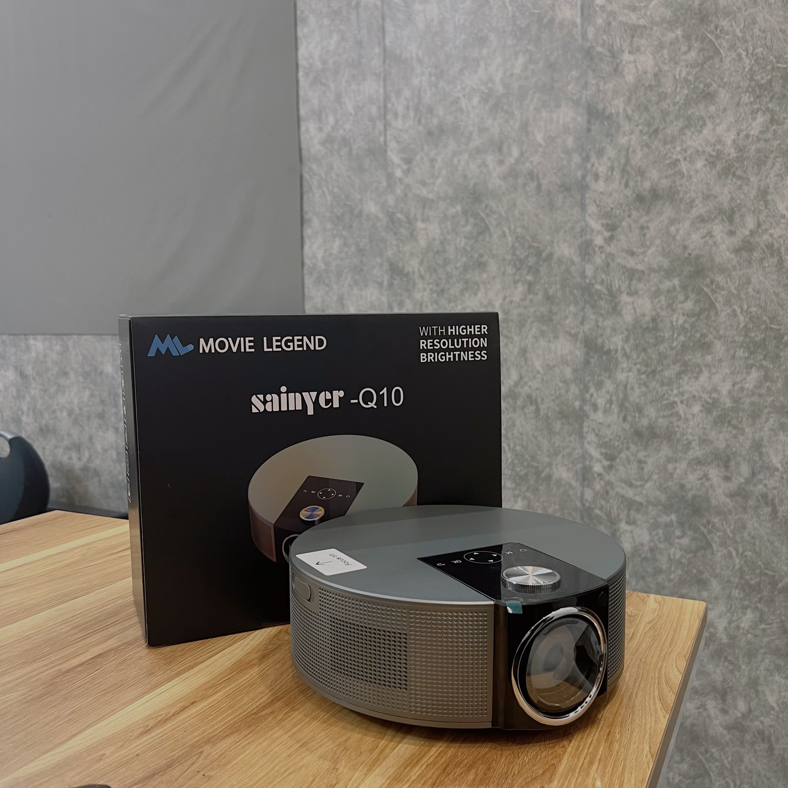 Máy Chiếu Phim TIMOO-XTREME Full HD Android 9.0 Độ Sáng Lên Tới 7000Lumens (Tặng Kèm Màn VÀ Kệ Giá Đỡ Máy Chiếu)