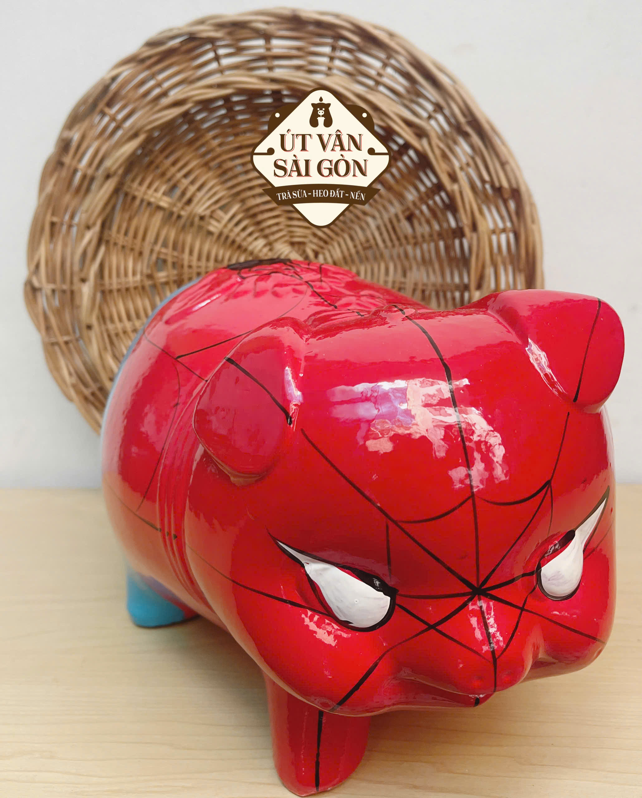 Heo đất tiết kiệm Spiderman size XL ( 28x18x20 )