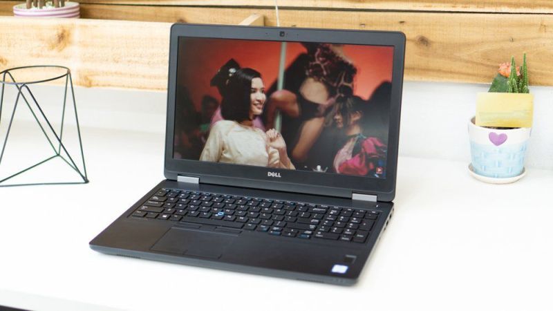Dell E5570 (i5 6300HQ, 8G, 256G, 15.6IN FHD)