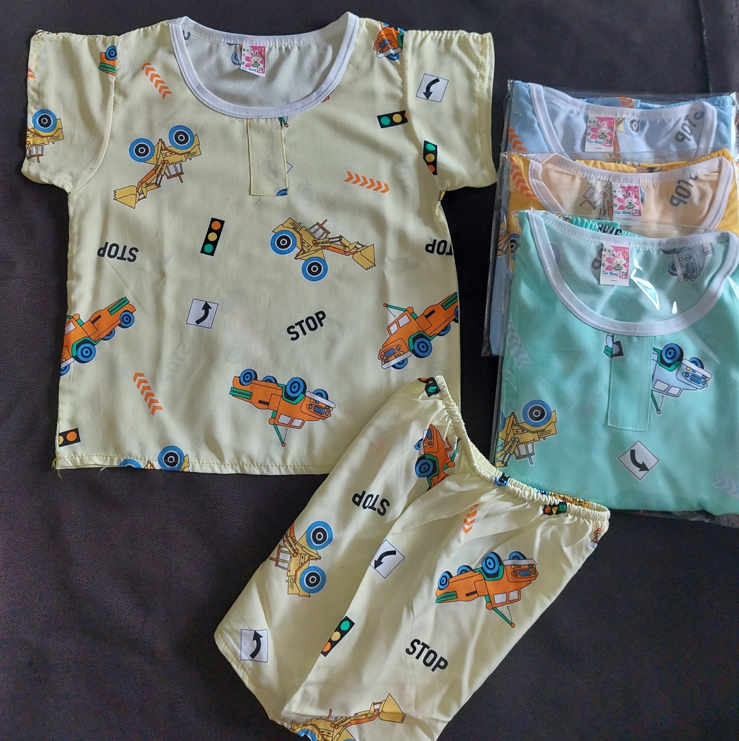Bộ Tole Bé Trai (18-26kg) (giao màu ngẫu nhiên)
