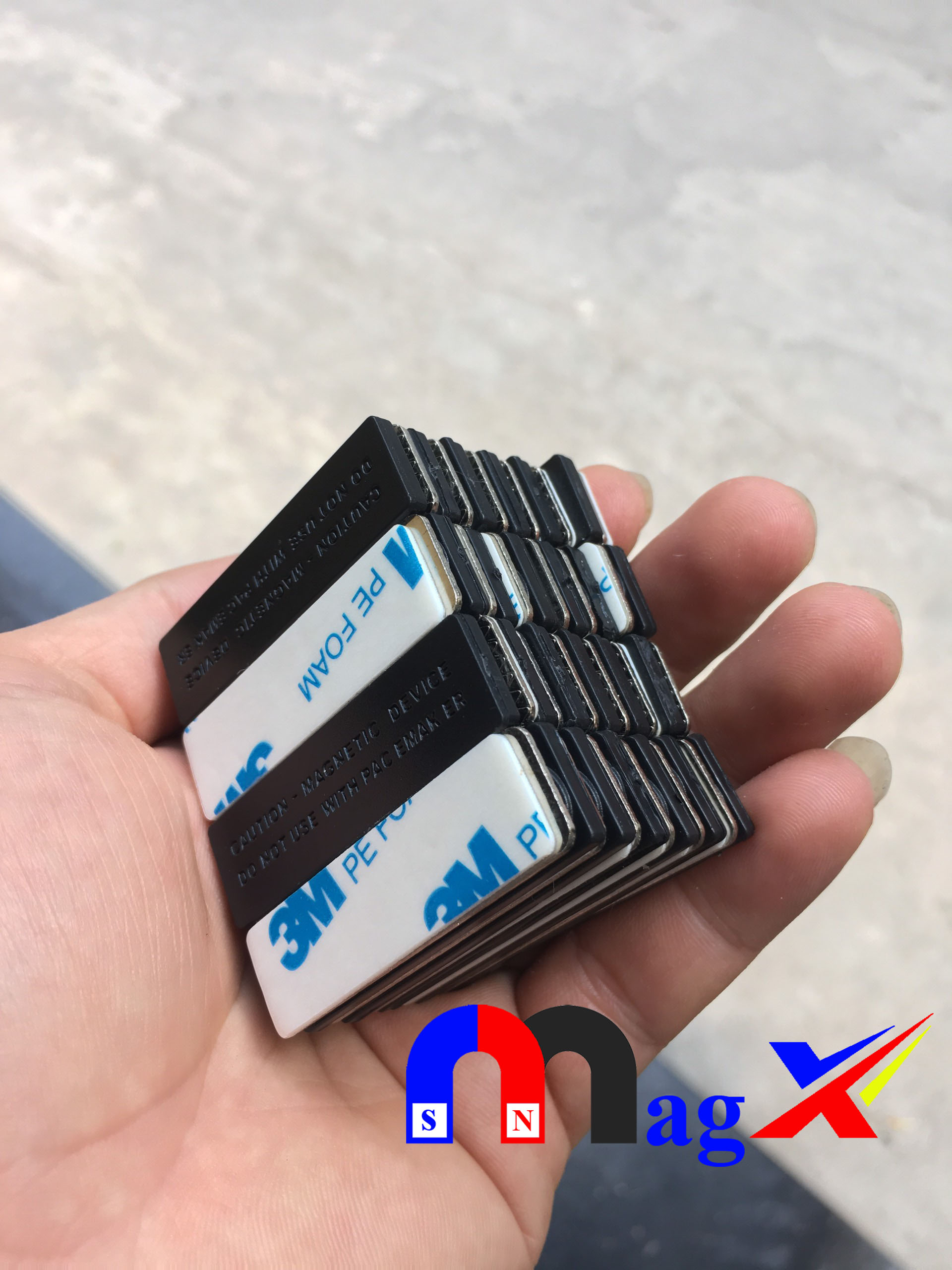 Nam Châm Thẻ Tên, Nam Châm Cài áo 3 Viên