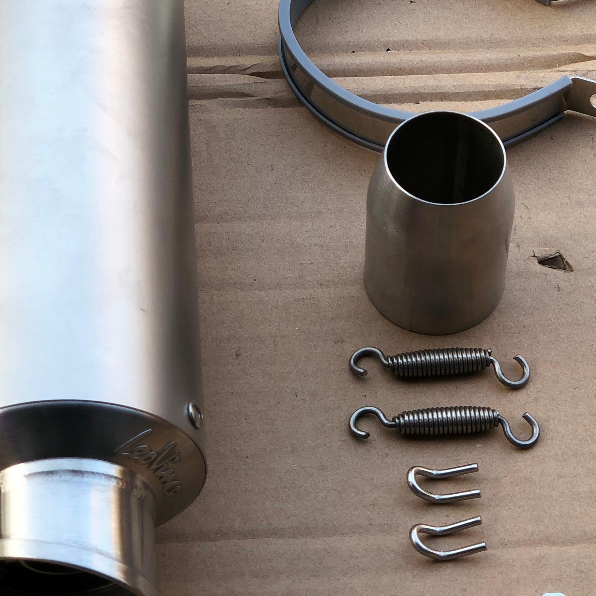 [HCM]Pô leovince bạc kèm phụ kiện