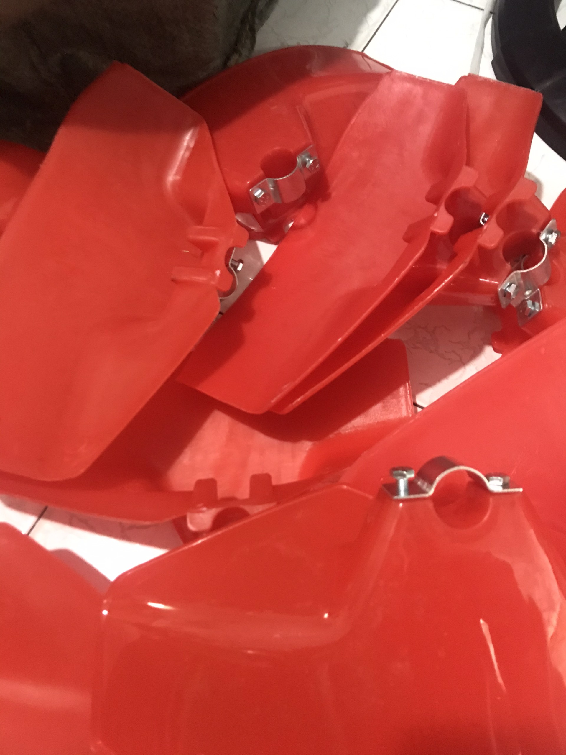 [HCM]Miếng nhựa chắn cỏ máy cắt cỏ