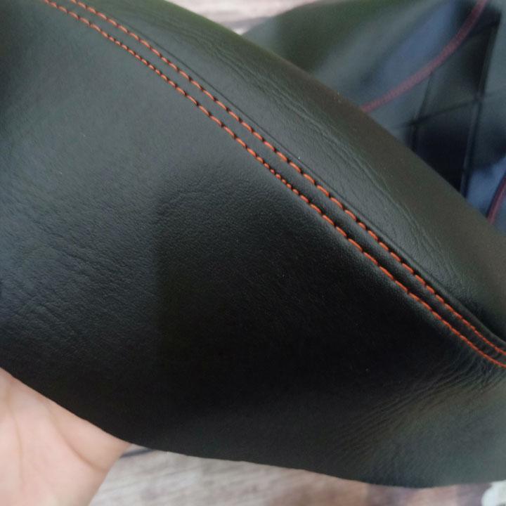 Vỏ Bọc Yên SH  hình thoi Chỉ Đỏ Có Vân