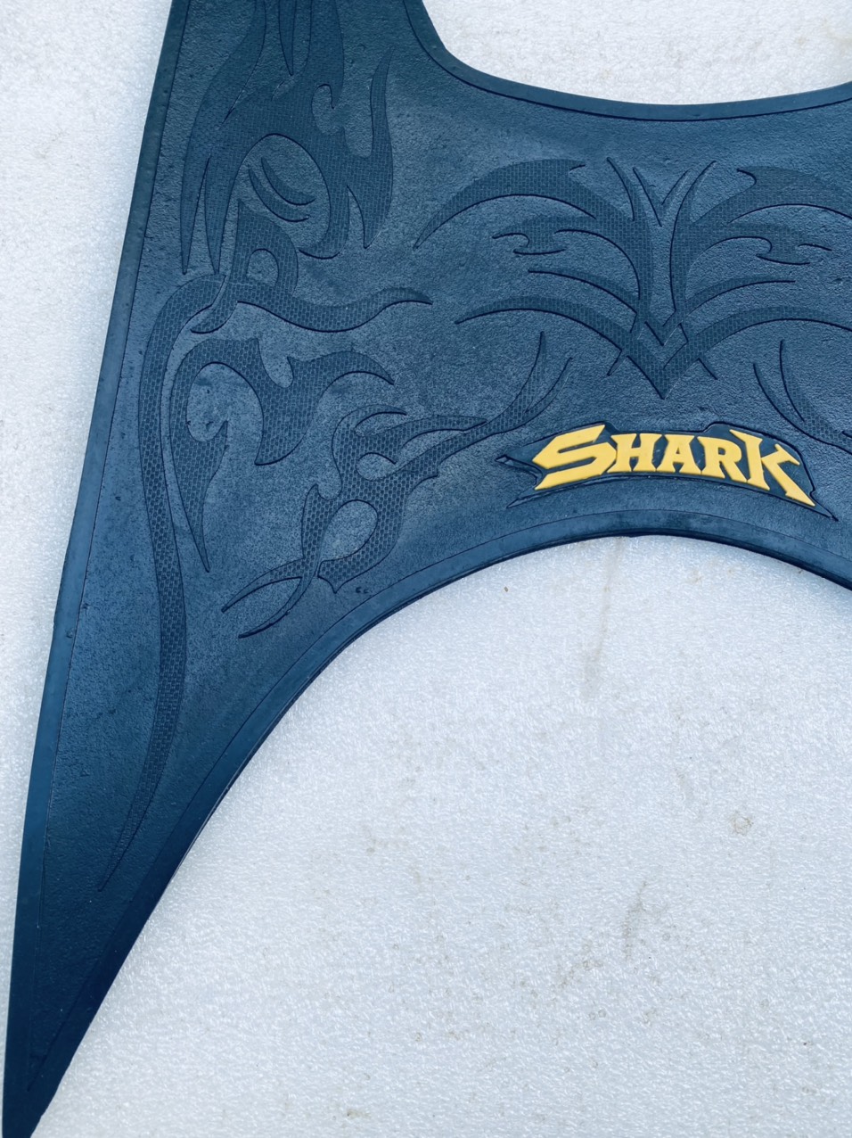 THẢM CAO SU LÓT CHÂN XE SHARK 125cc