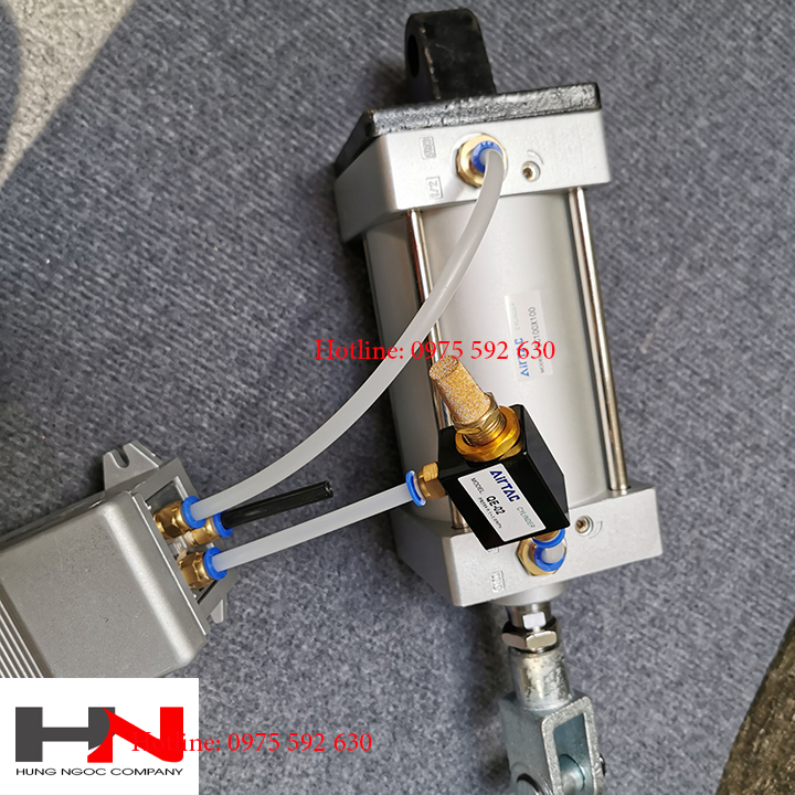 bộ xi lanh và bàn đạp chế máy đột dập nhôm