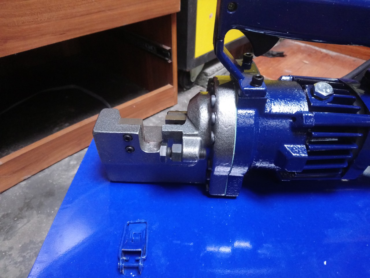 Máy cắt sắt thủy lực cầm tay RC20