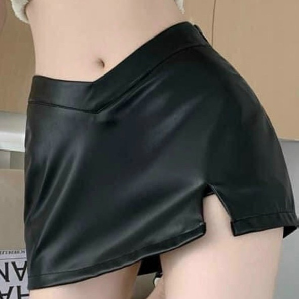 Chân váy da xẻ tà bên cực hot , chất da mềm mịn