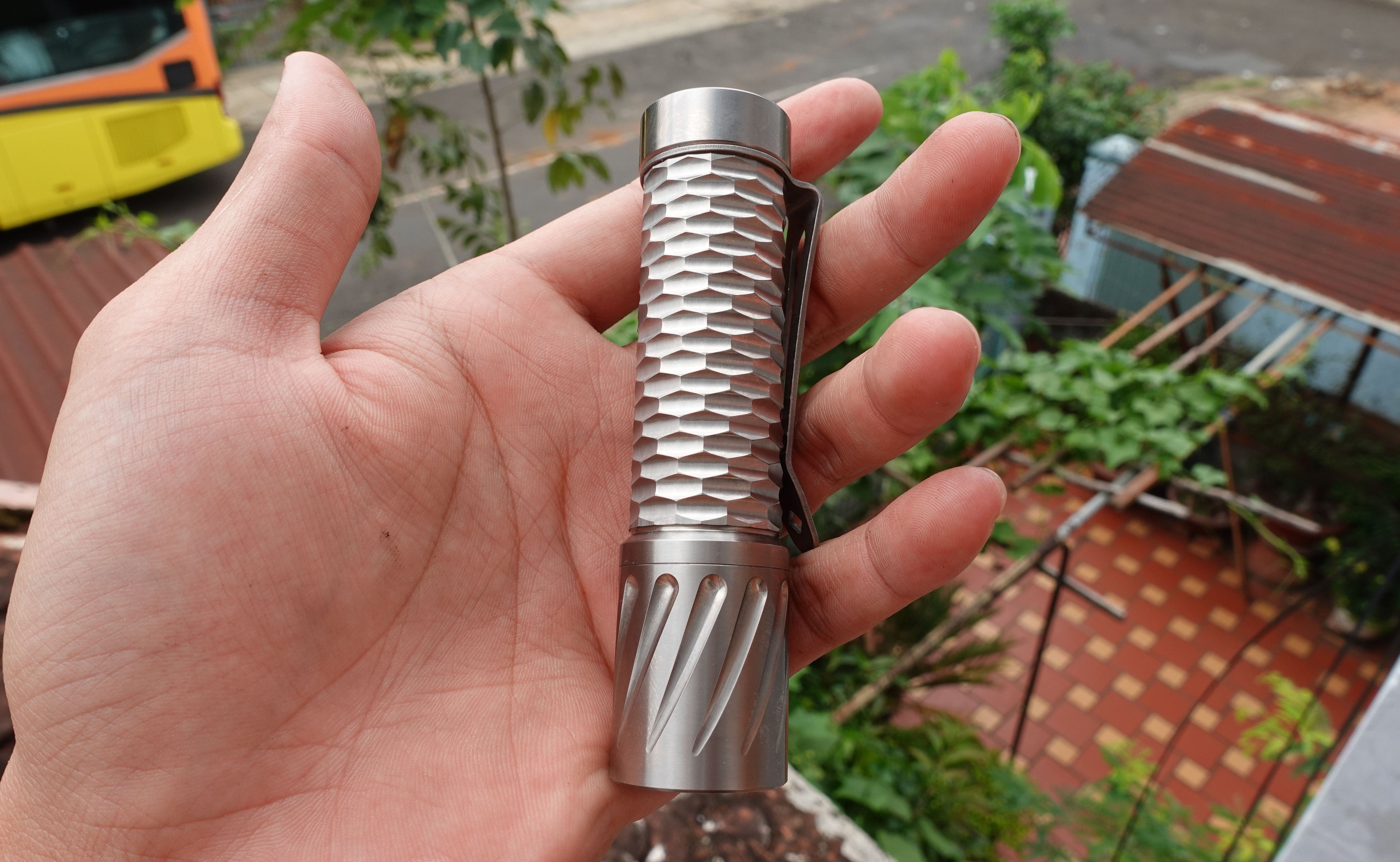 Đèn pin Maeerxu DF01 21700 Titanium