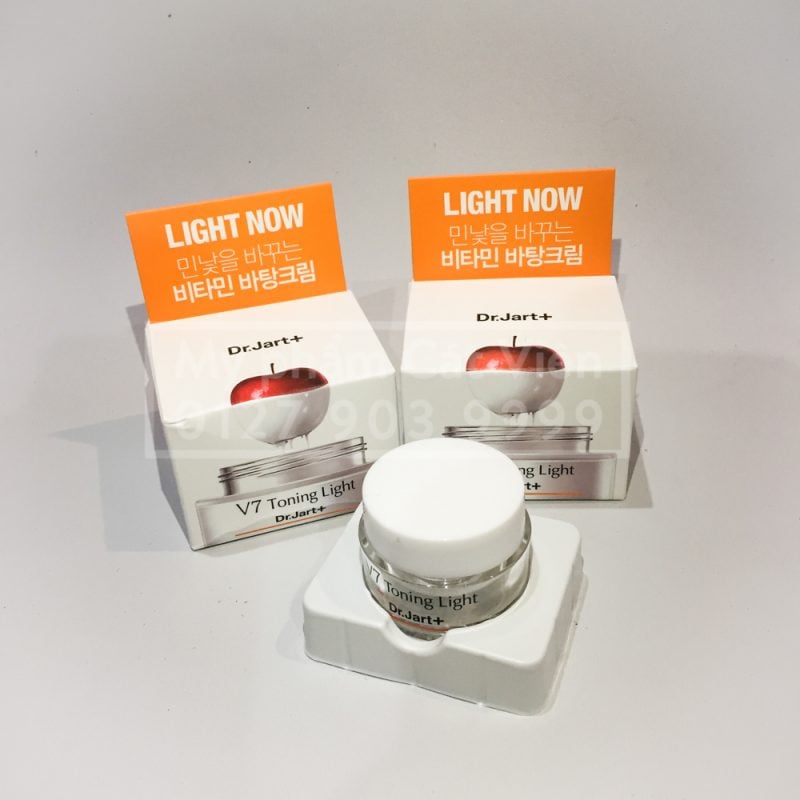 [Hoàn Tiền 8%]Kem dưỡng trắng da V7 Toning Light (Hộp 15ml)