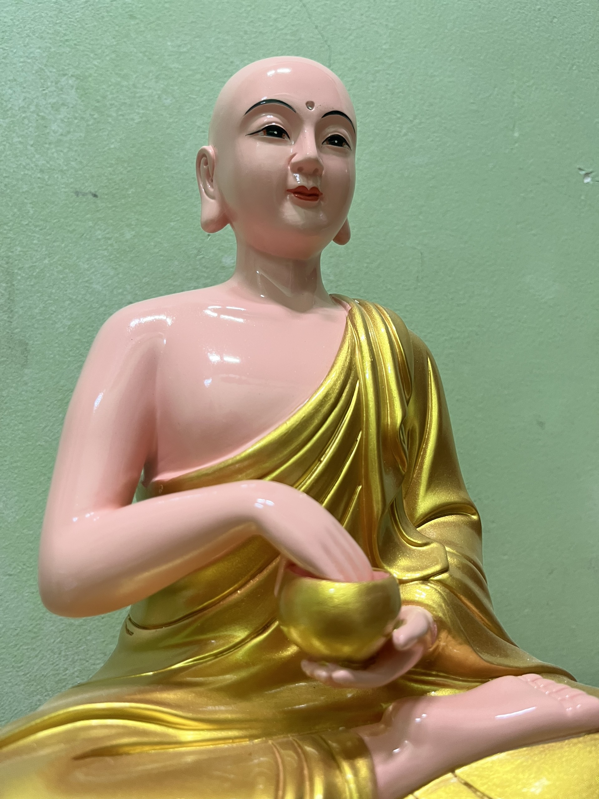 Tôn Tượng Thánh Tăng Sivali 30cm composite
