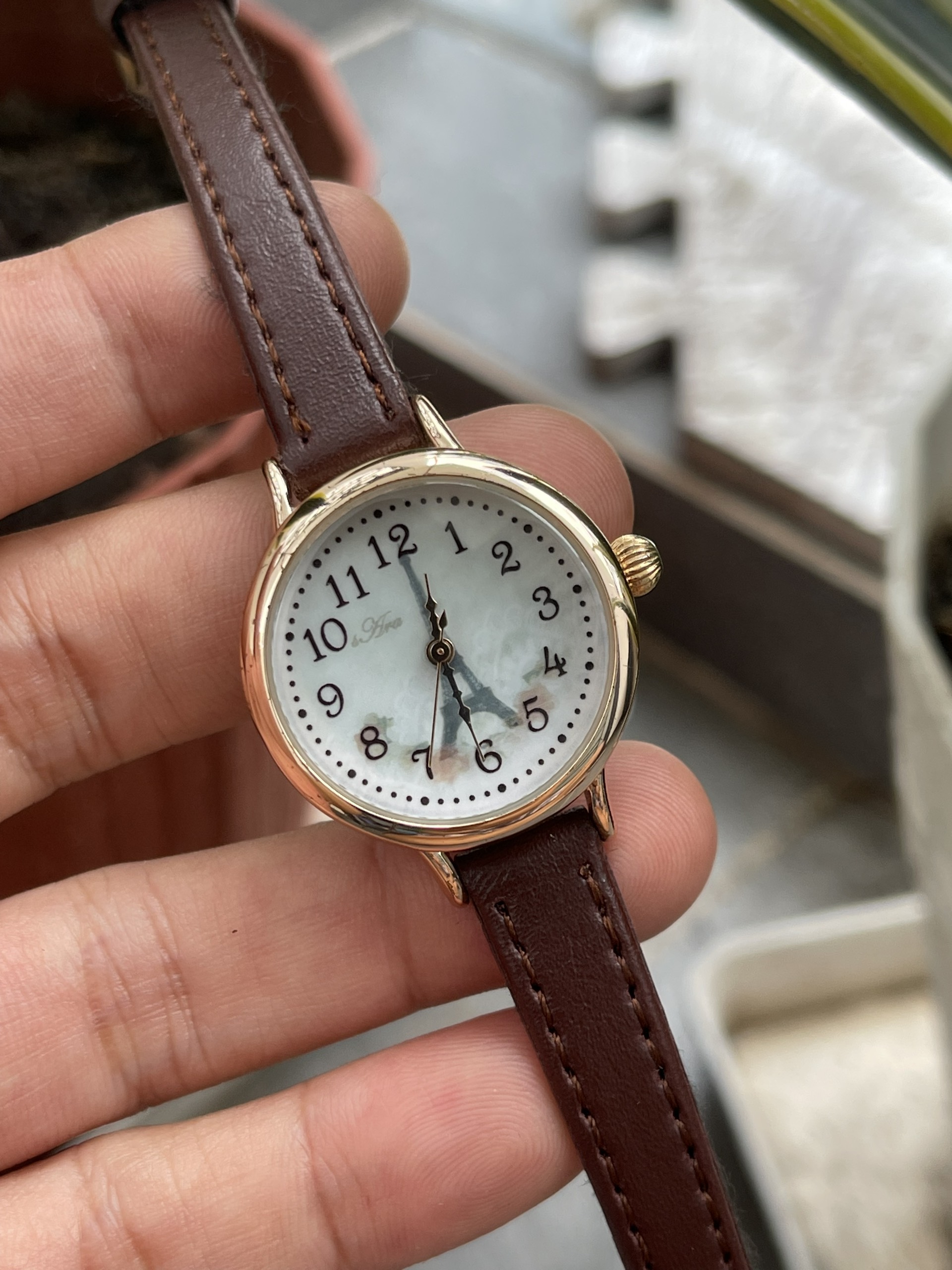 Đồng hồ nữ Hira chạy pin hàng Si