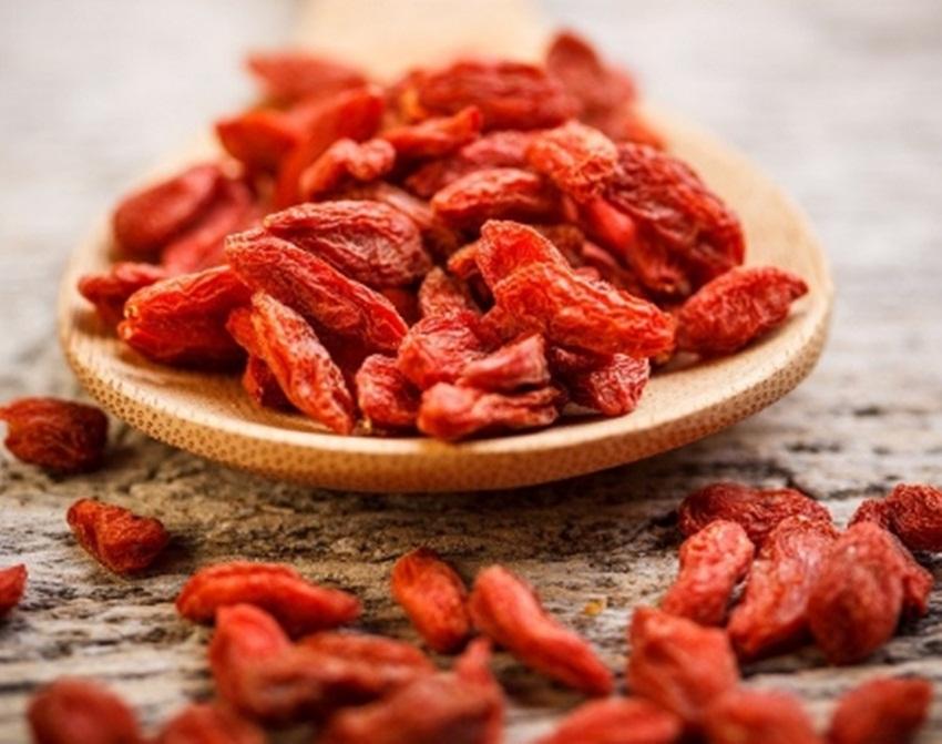 Combo 1 gói Hạt giống Câu kỳ tử, 1 gói kích nảy mầm, 1 gói phân bón nảy chồi ra lá