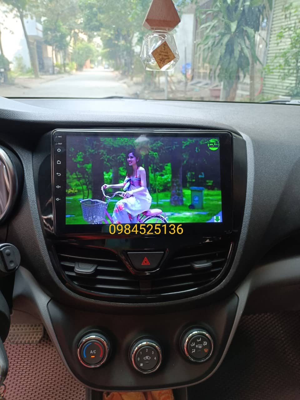 [INSTALLATION SUPPORT ] Android OLED Screen C2 NEW WIFI Version. Android car screen view Vietmap, GPS directions, with ENGLISH, speed warning car screen. Cheap car screen.