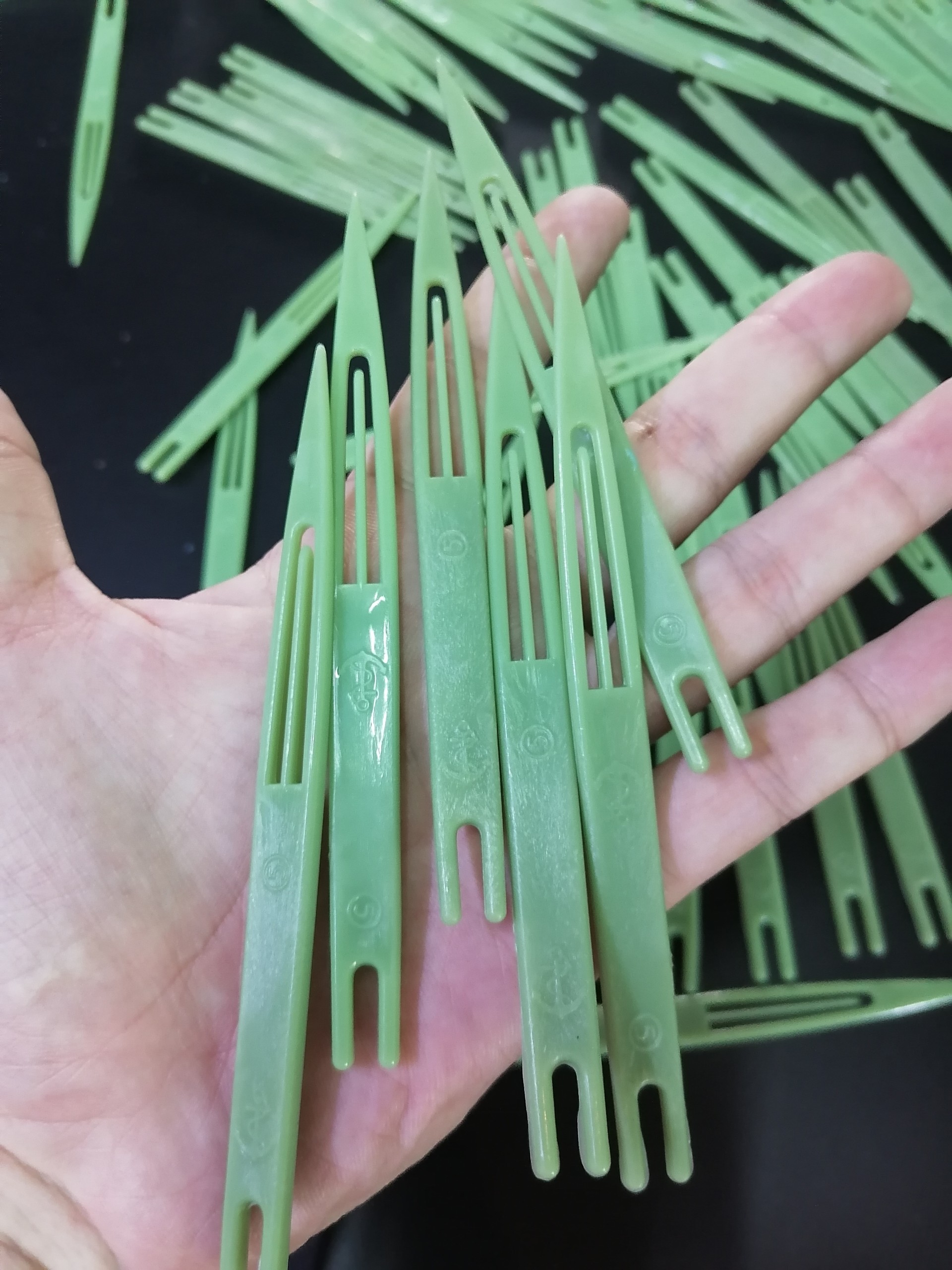 Ghim vá lờ cá lóc, lú, lưới, lợp.