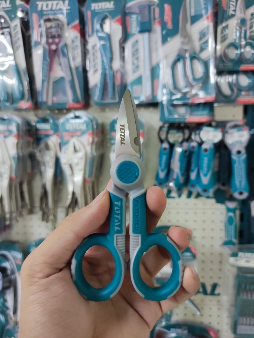 [HCM]Kéo thợ điện 145mm THT1155871