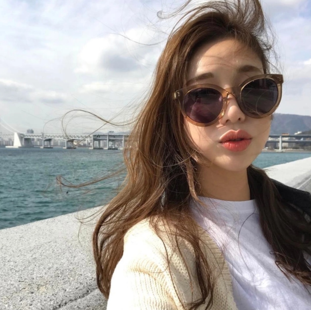 Kính Nâu Đi Biển Hot Hit