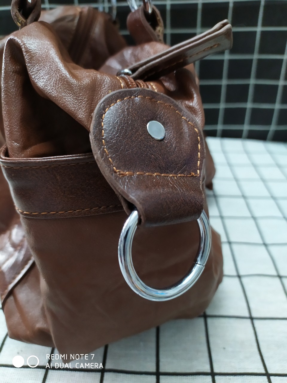 Túi da mềm secondhand, hàng si