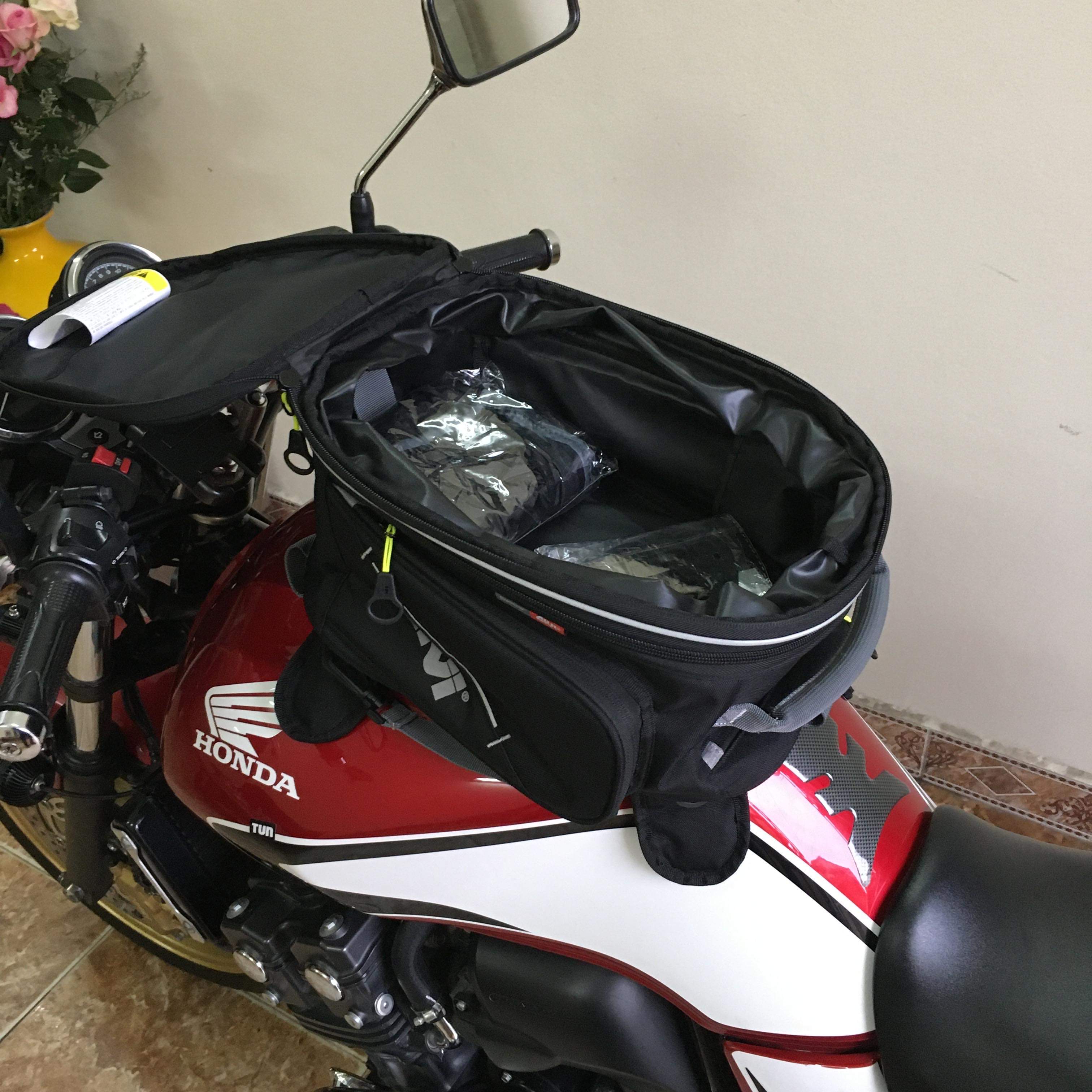 TÚI HÍT BÌNH XĂNG GIVI EA102B