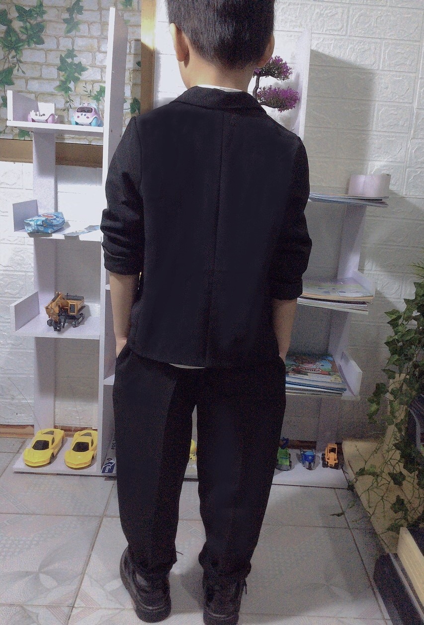 Bộ vest bé trai thời trang màu đen