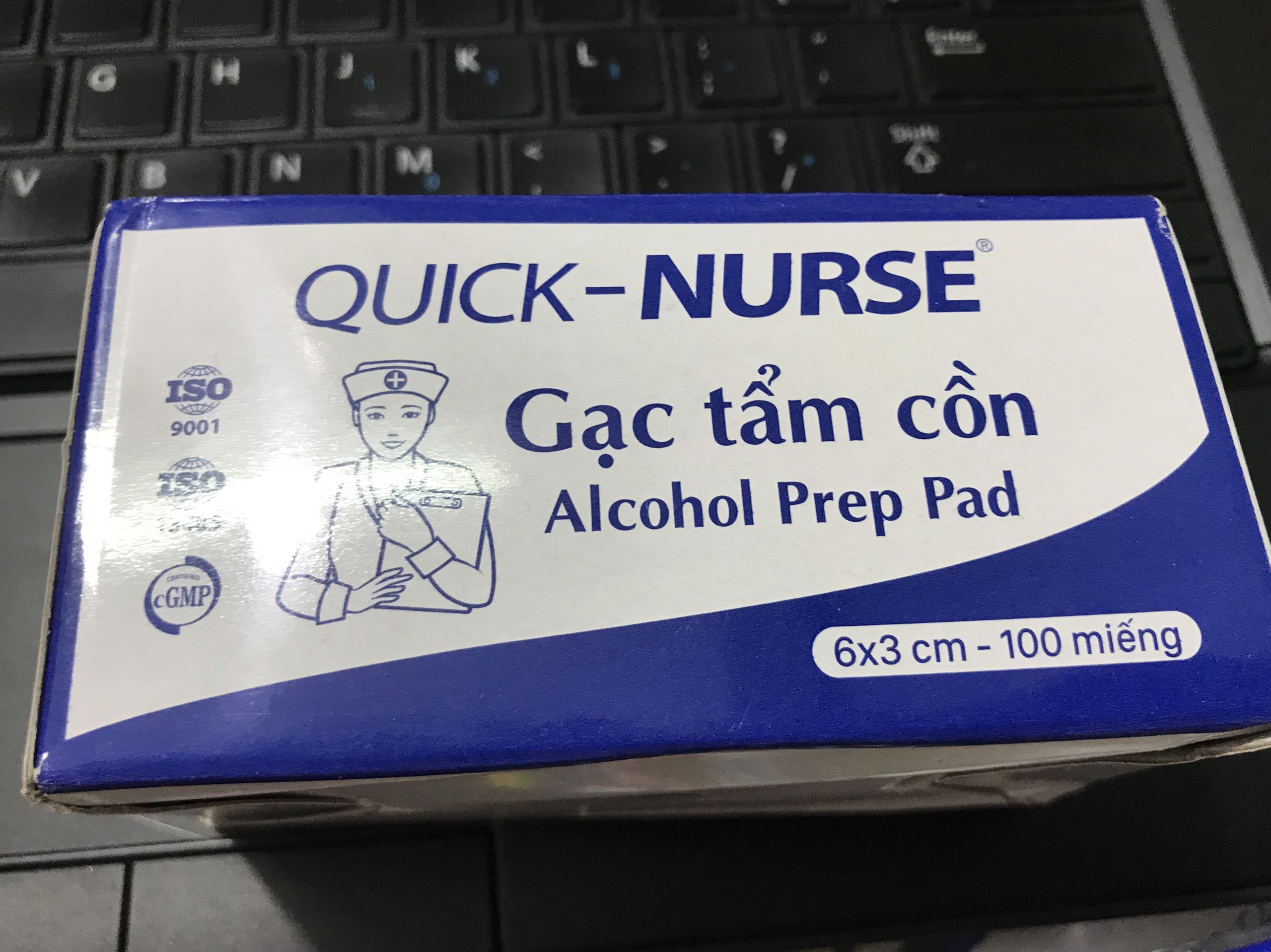 Bông tẩm cồn tiệt trùng (Hộp 100 cái)