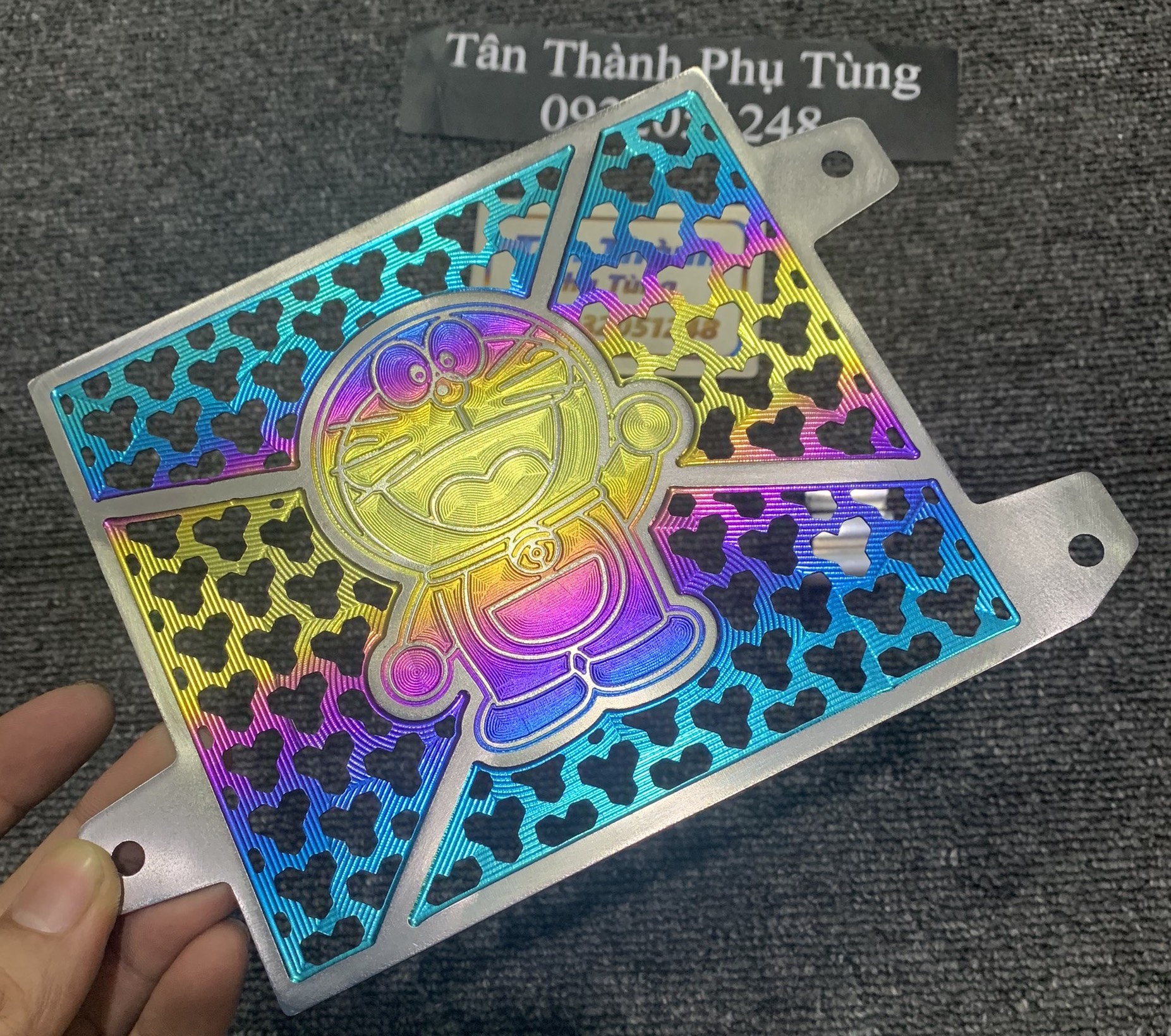 Che két nước Titan Vario, Air Blade hình Doraemon (mẫu 1)