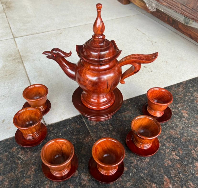 Bộ ấm trà bằng gỗ hương