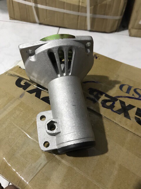 Bắp chuối kèm chuông bố máy cắt cỏ. phi 28mm - 9 khía. trắng cổ dài