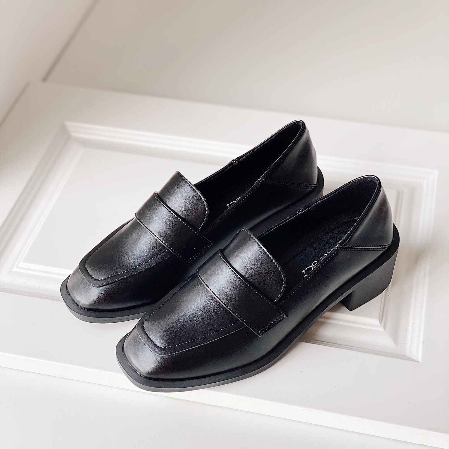 Giày Nữ Loafer Moca Basic Da Mềm Fullbox 5cm Màu Đen Nâu
