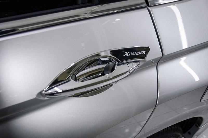 Ốp tay và hõm cửa xe MItsu Xpander