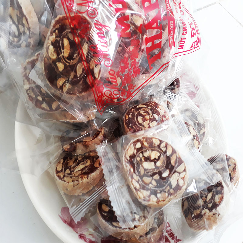 Mứt chuối béo cuộn bánh tráng 500g
