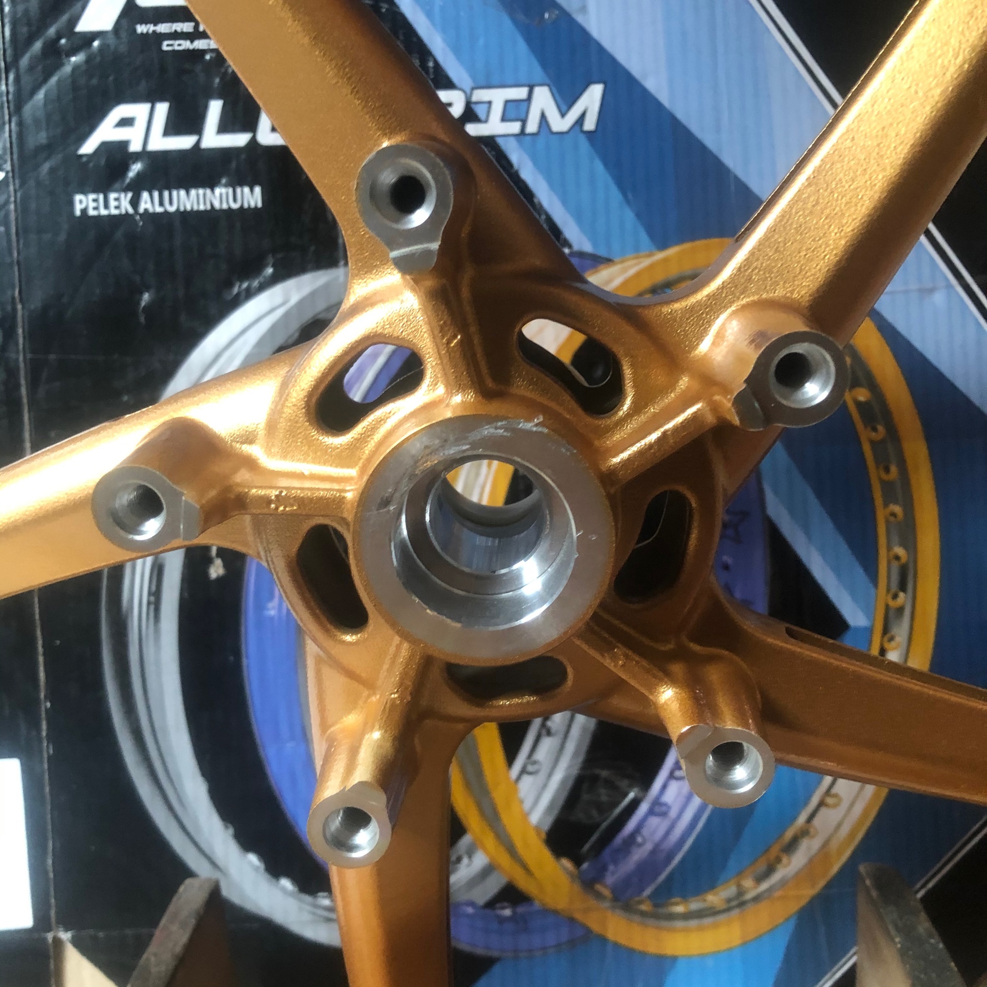 Bánh mâm Ex 150 Asiro 5 cây