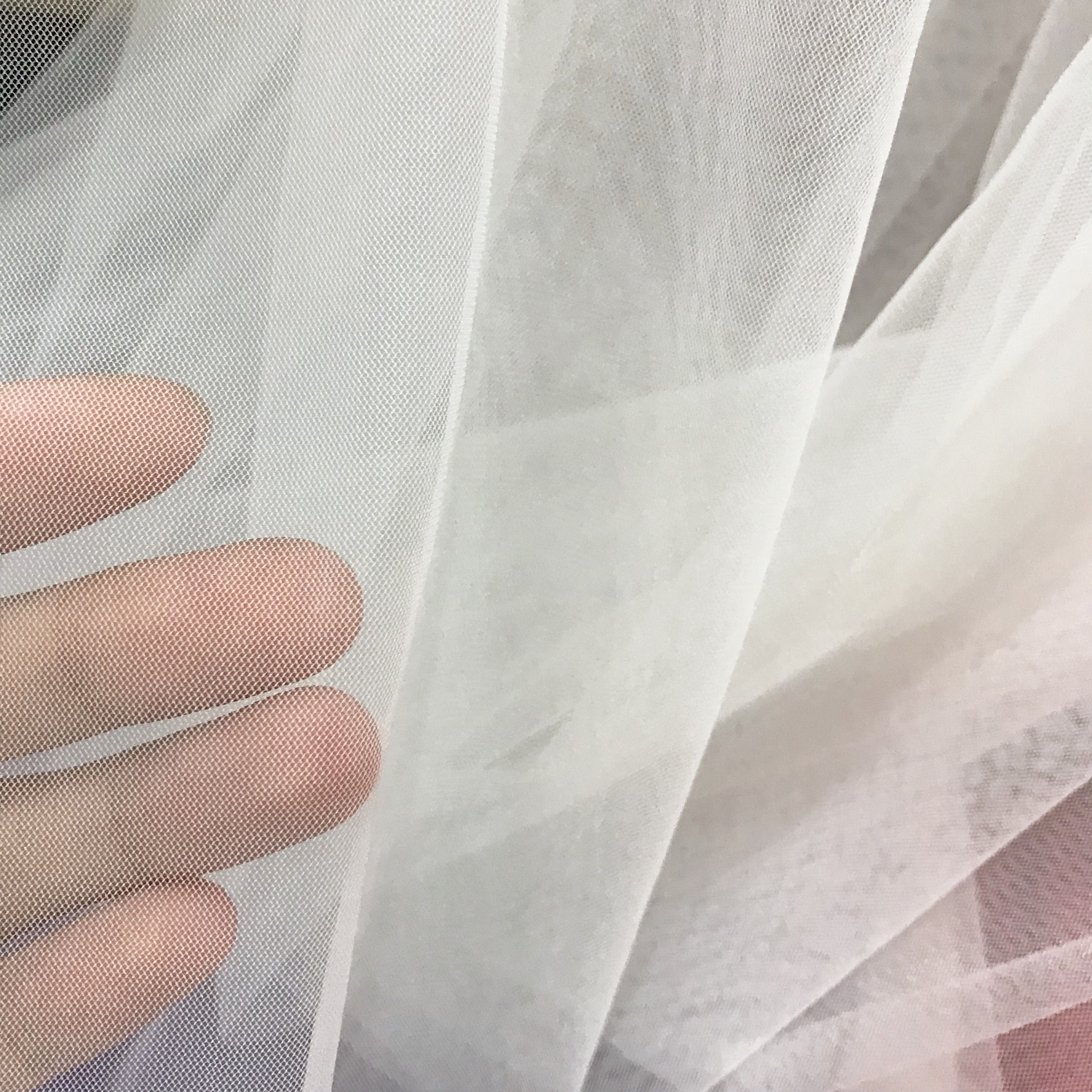 Vải voan lưới dày đen/trắng khổ 1.7m - 1.8m